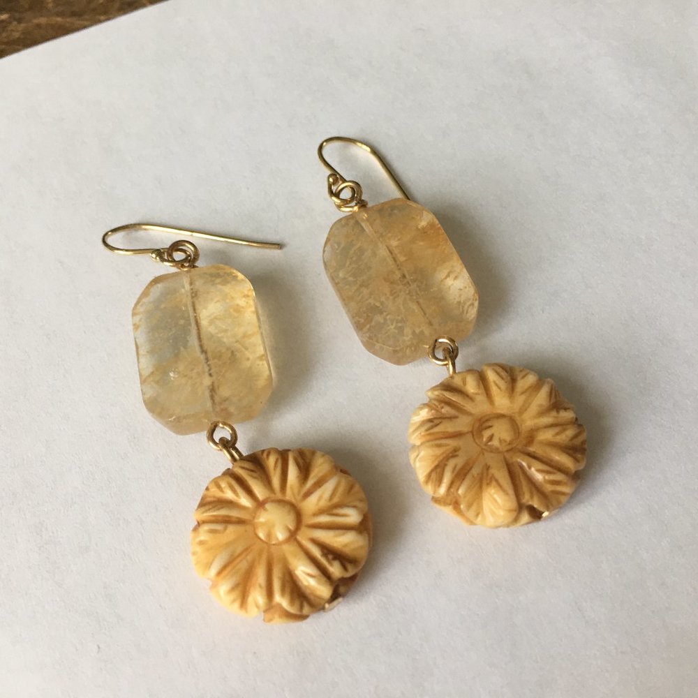 NWT quartz and flower earrings